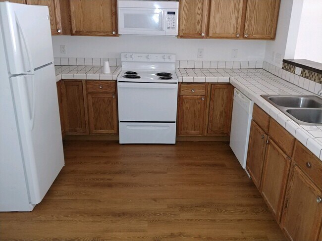 Photo - 916 Avon Ave Unit 101