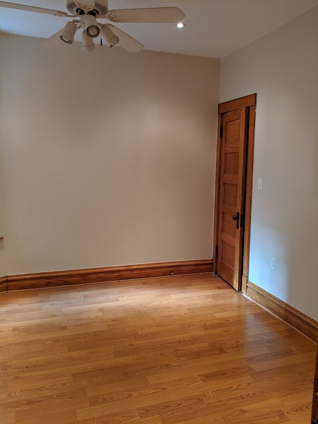 Building Photo - 2731 N Kedzie Ave Unit 2 Rental