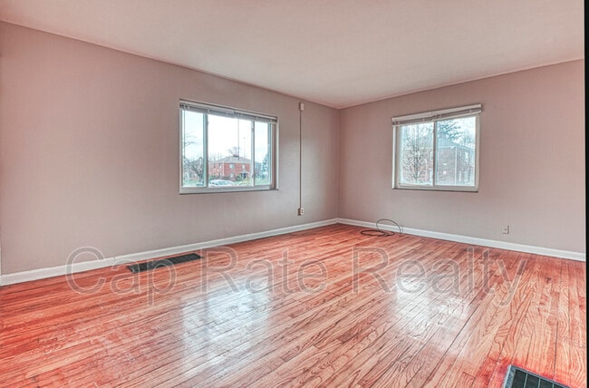 Photo - 81 N Hampton Rd