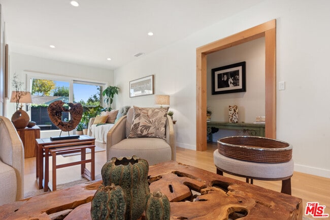 Photo - 11314 Homedale St