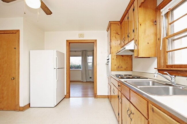 Photo - One-Level Living Near Downtown, UVA, and Pantops Unit Grove Ave 706 A (LB – 7/1 m/o, 7/13 avail)