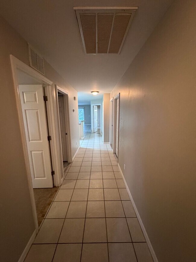 Photo - 343 Harold Ave S