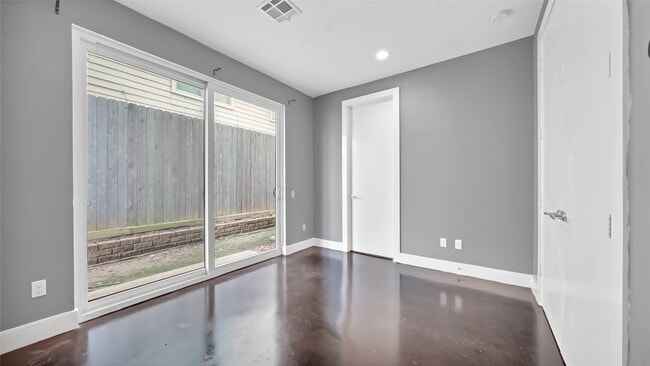 Building Photo - 2384 Commerce St Rental