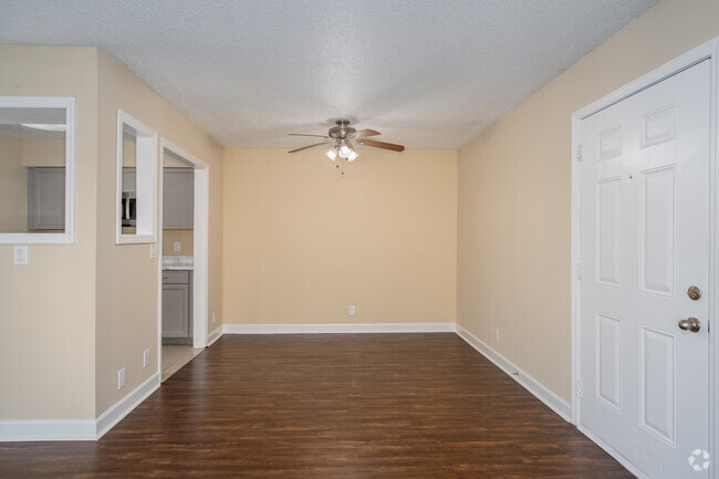 2BR, 1.5BA - 1,000SF - Dining Room