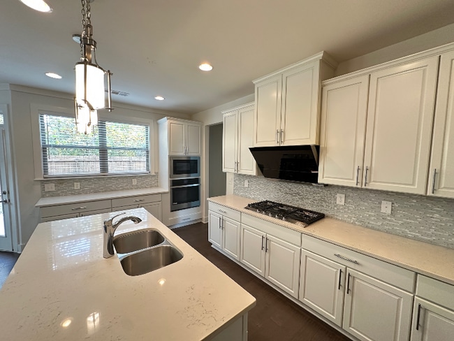 Photo - 987 Halletts Peak Pl