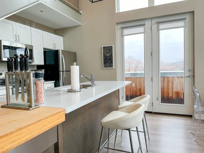 Photo - 630 S Goodman St Unidad ID1094659P