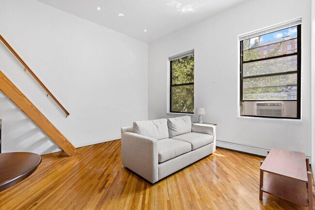 Photo - 174 Grand St Unit 2C