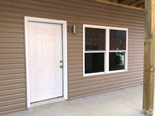 Building Photo - 1355 Charleston Ave Unit 2 Rental