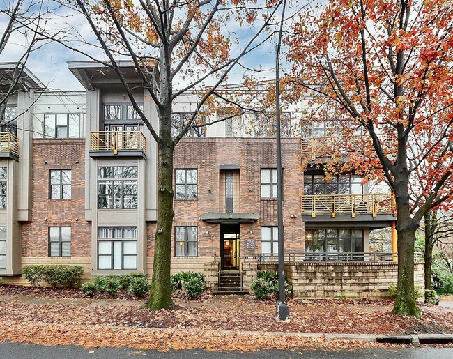Photo - Uptown Living!