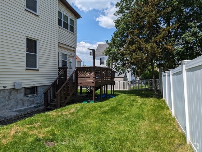 Building Photo - 11 Kearney St Unit 2 Rental