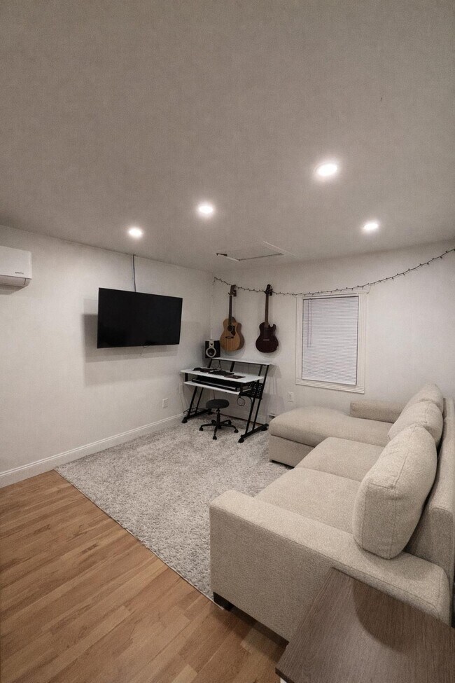 Photo - 940 Old Gravel Pike