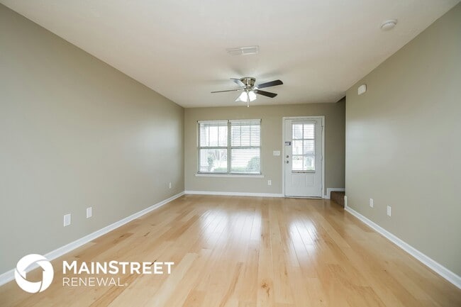 Photo - 415 Hartford Cir