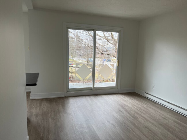 Photo - 61 Ballantyne Ave Unit 12.5