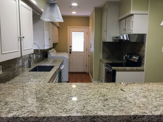 Photo - 2106 Colquitt St