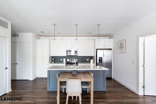 Photo - 5511 Caprock Smt Dr Unidad 1413