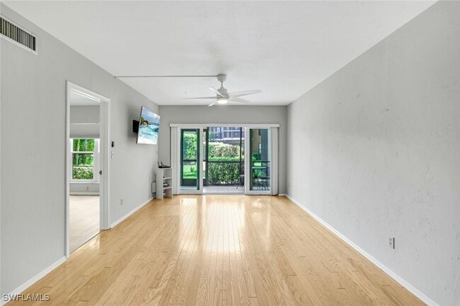 Building Photo - 35 Greenbrier St Unit 6-102 Rental