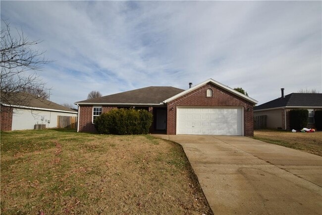 Photo - 903 SW Sandrock Rd