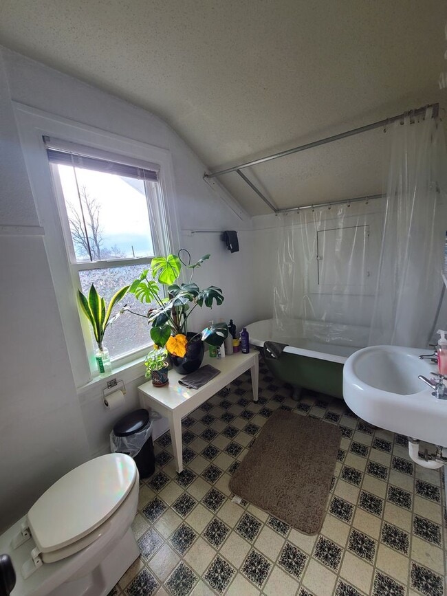 Photo - 709 N Busey Ave Unit 2