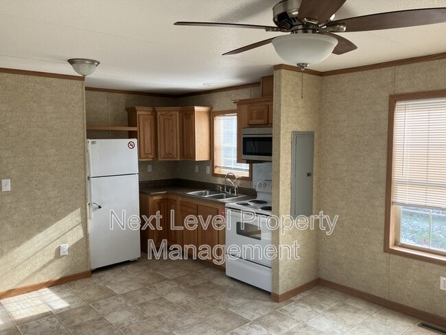 Photo - 2115 U.S. Hwy 2 E