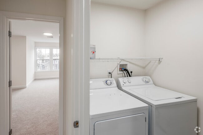 2BR, 2BA - 1,374SF Laundry