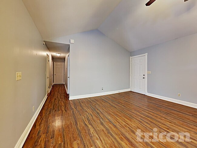 Photo - 4807 Alpine Dr SW