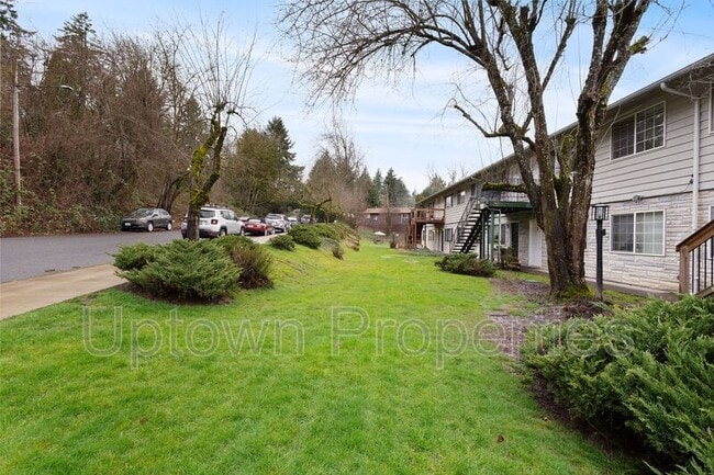Photo - 1420 SW Bertha Blvd