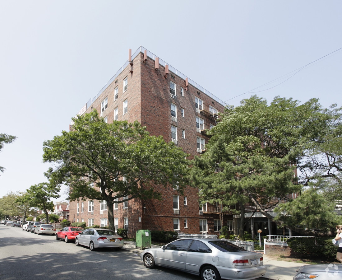 Photo - Southampton Apartments