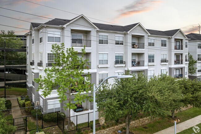 Exterior - Villas at Hermann Park Rental