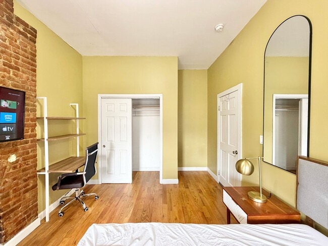 Photo - Furnished room/NOT APARTMENT Unit 3