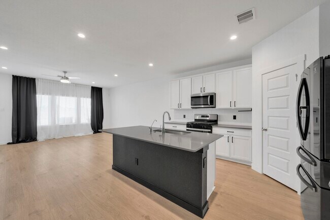Photo - 31855 Hallington Hl Ln