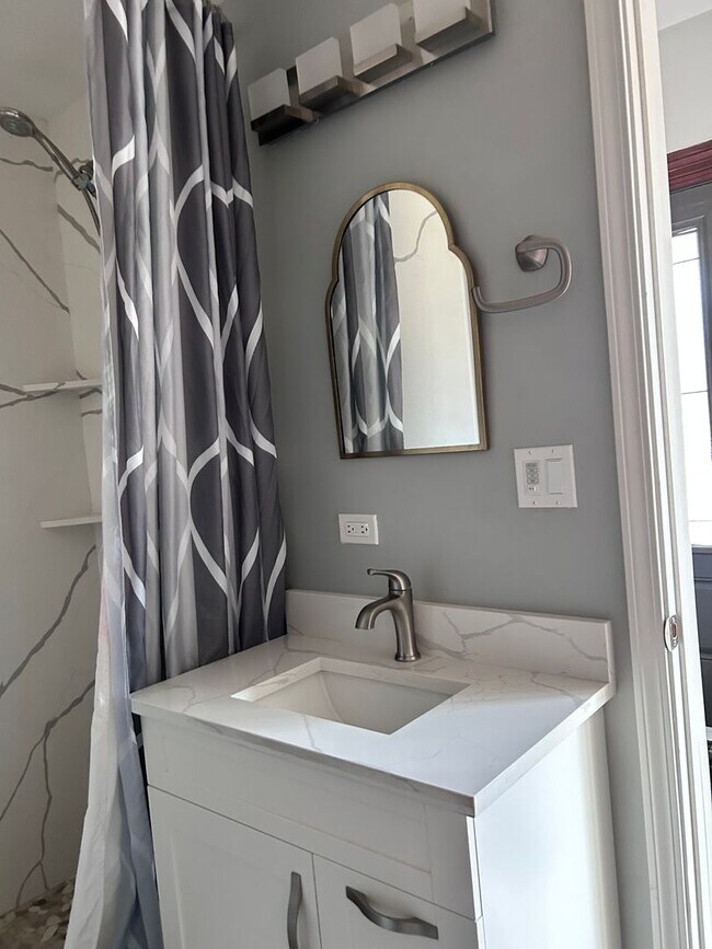 Photo - Beautiful 3-Bedroom / 2-Bathroom home available in Aurora