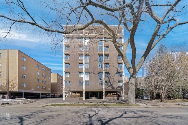 Building Photo - 1111 Church St Unit 404