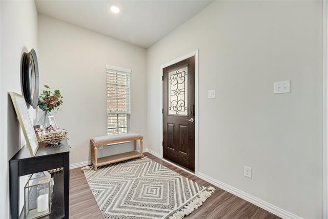 Photo - 3830 Norway Mews