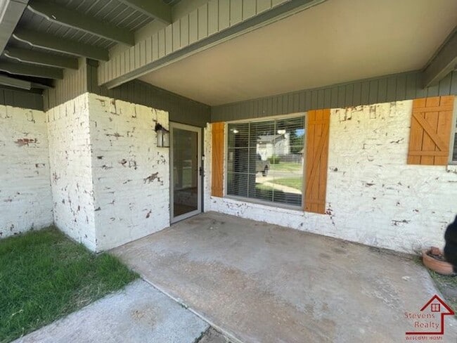 Photo - 17 NW 59th St