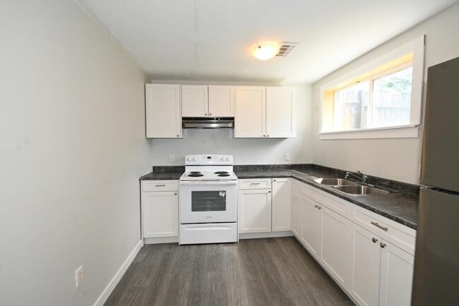 Photo - 2 bedroom in Prince George BC V2L 5C1