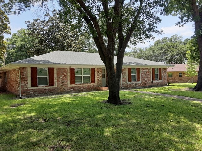 Photo - 1608 Amherst Dr Casa