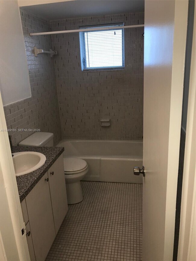 Photo - 4005 W McNab Rd