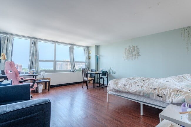 Photo - 1700 E 56th St Unit 1403