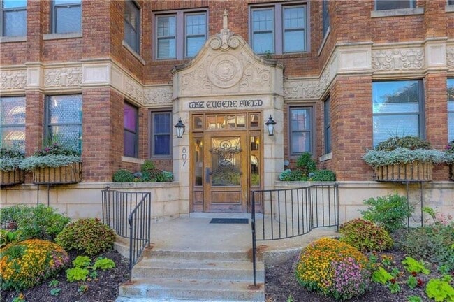 Photo - Eugene Field Apartments