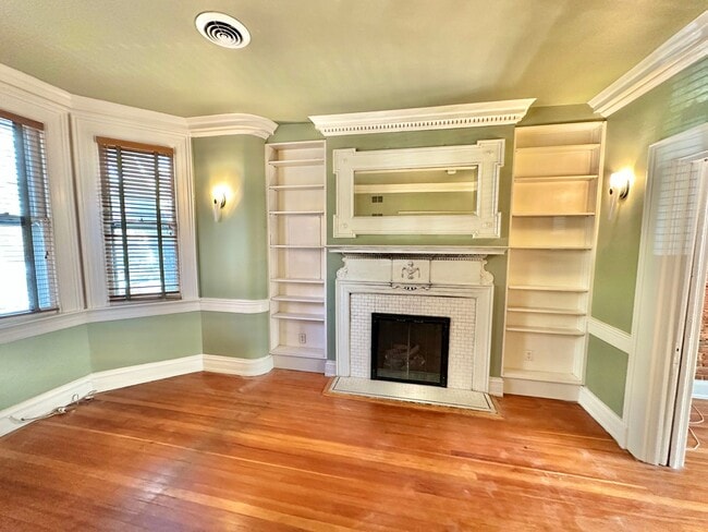 Photo - JUST RENOVATED - Astonishing Adams Morgan ...