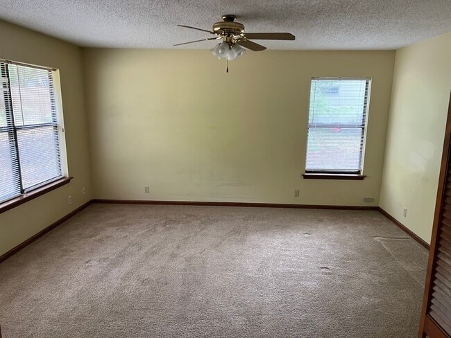 Photo - 108 Cambray Cir