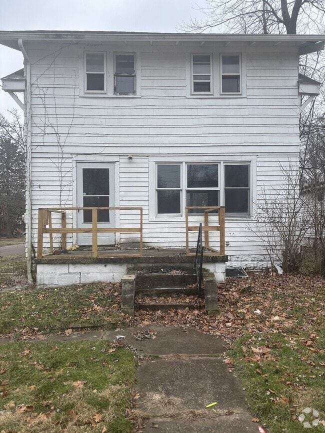 Building Photo - Single Family East Akron Cash Pay/Section 8 Rental