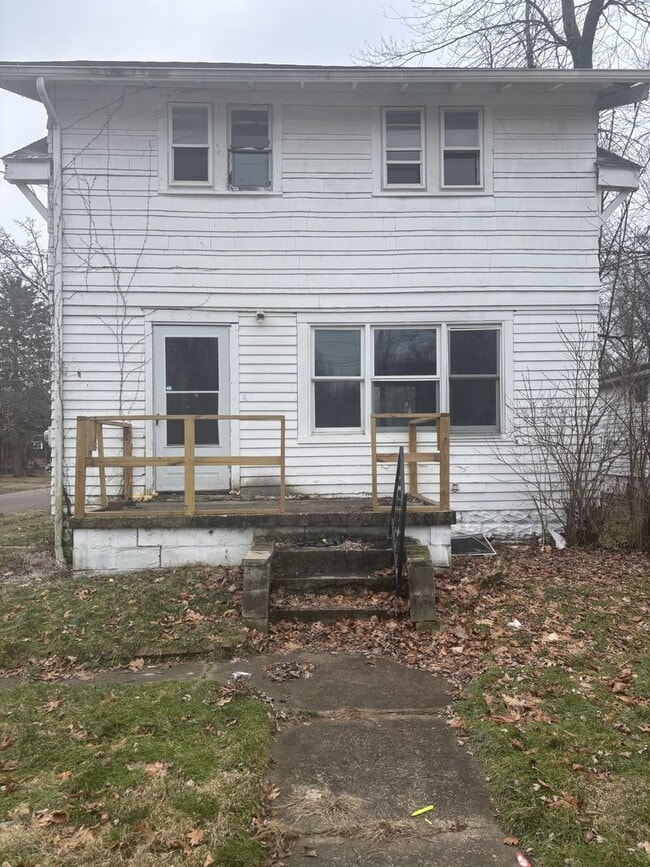 Single Family East Akron Cash Pay/Section 8 - Single Family East Akron Cash Pay/Section 8 House