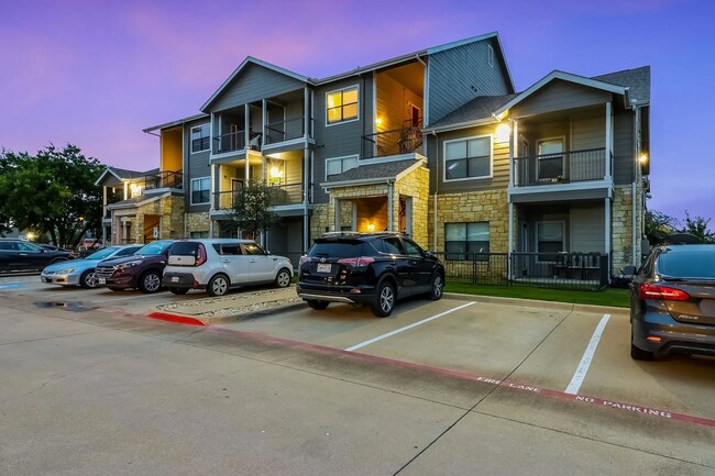 Building Photo - Republic Deer Creek