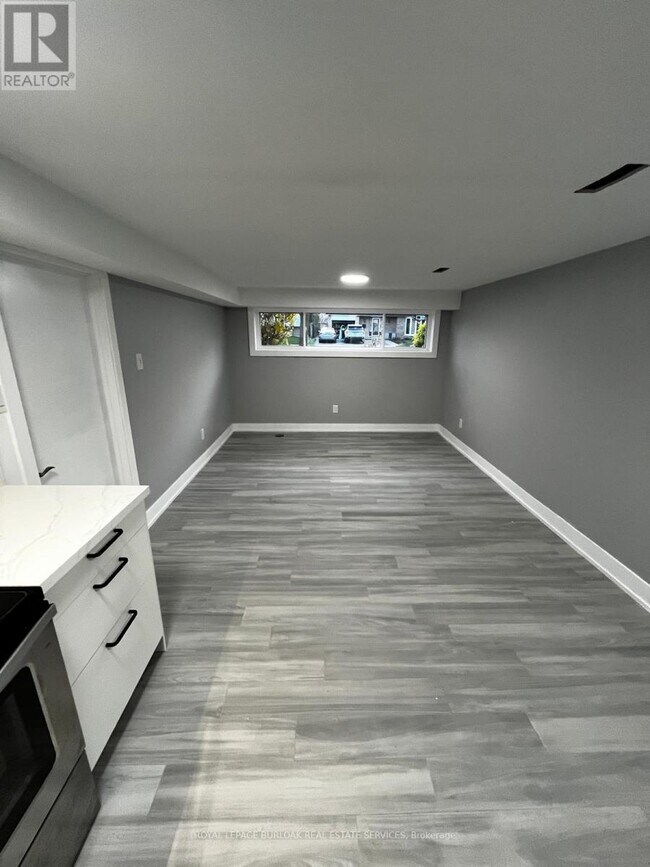 Photo - 3140 Michael Crescent