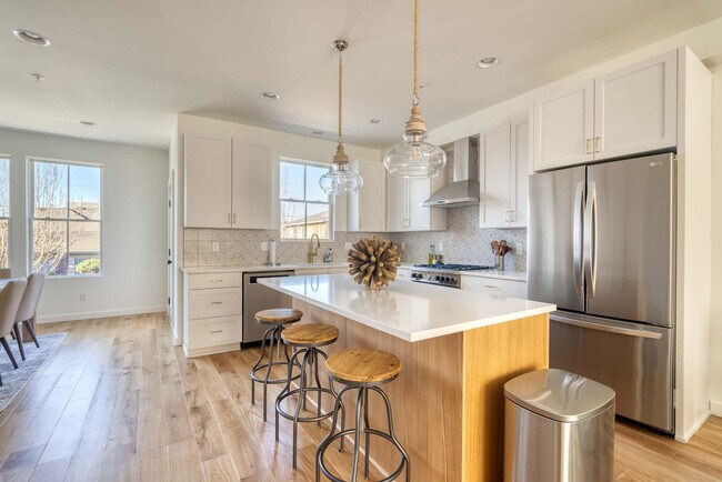 516 NE 56th Ave Unit SI FL4-ID1309842P