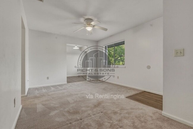 Photo - 713 Pointe Ct