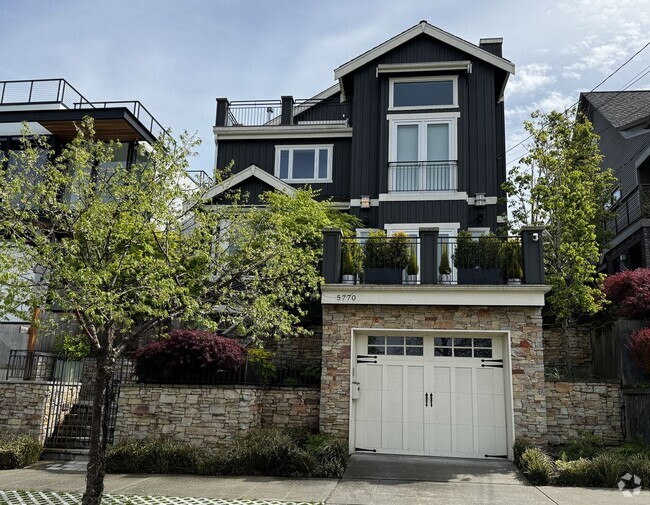 Building Photo - 4bd/4.5ba Seattle House