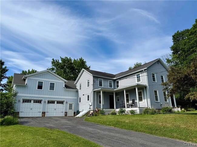 Building Photo - 690 Crow Hill Rd