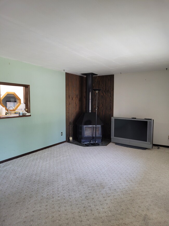 Photo - 2215 New Hampshire St